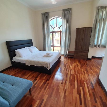 Eden Cosy Living Apartment บาตูเฟอริงกี ภายนอก รูปภาพ