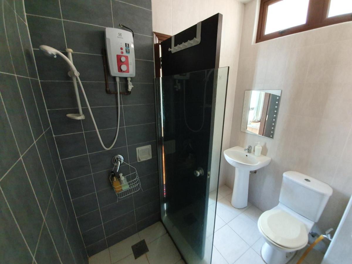 Eden Cosy Living Apartment บาตูเฟอริงกี ภายนอก รูปภาพ
