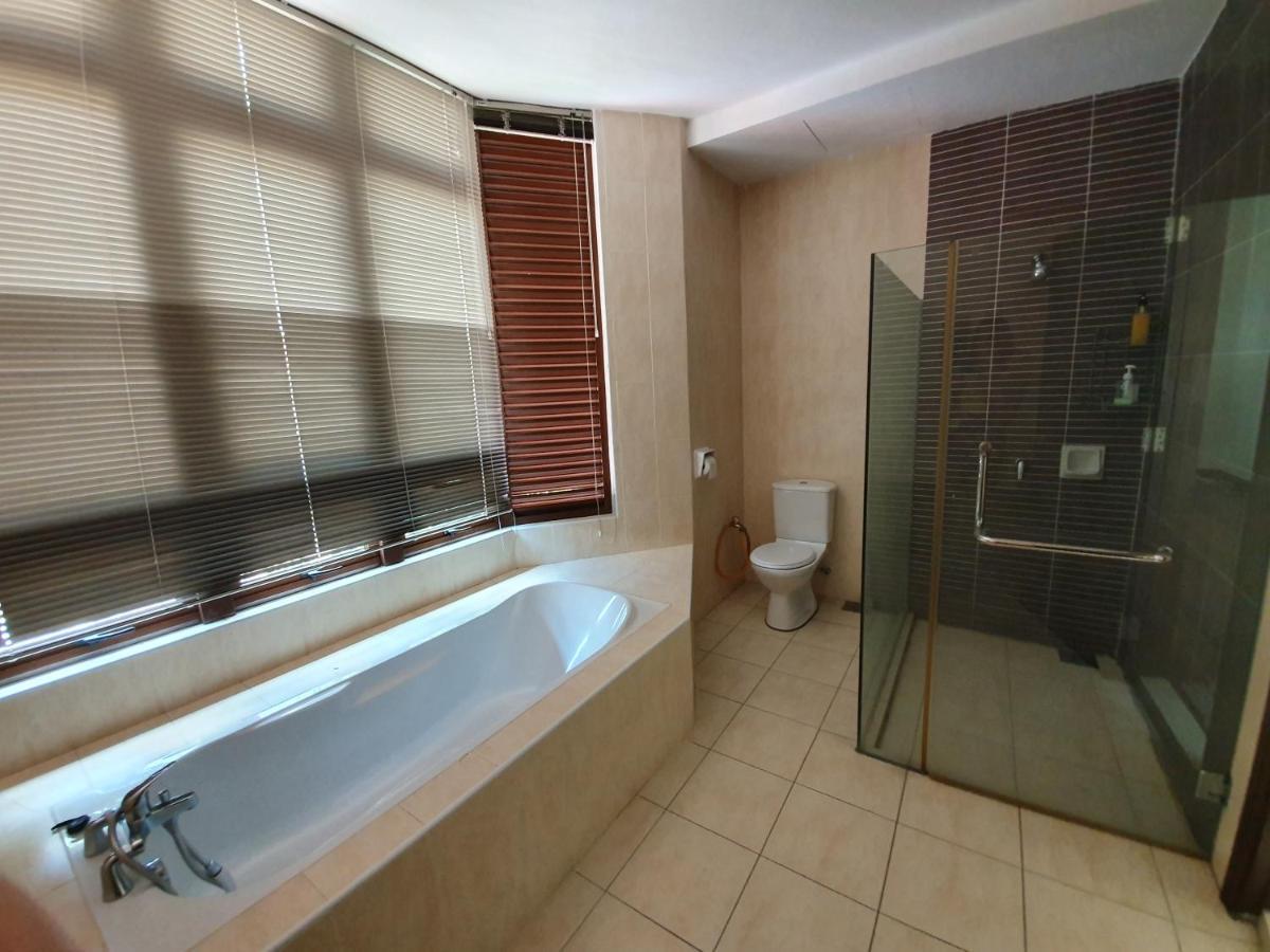Eden Cosy Living Apartment บาตูเฟอริงกี ภายนอก รูปภาพ
