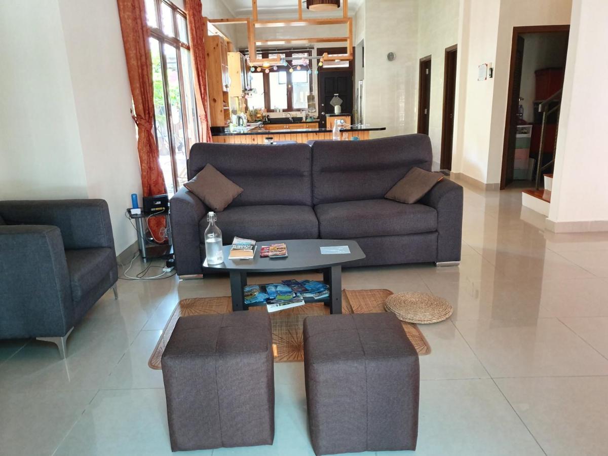 Eden Cosy Living Apartment บาตูเฟอริงกี ภายนอก รูปภาพ
