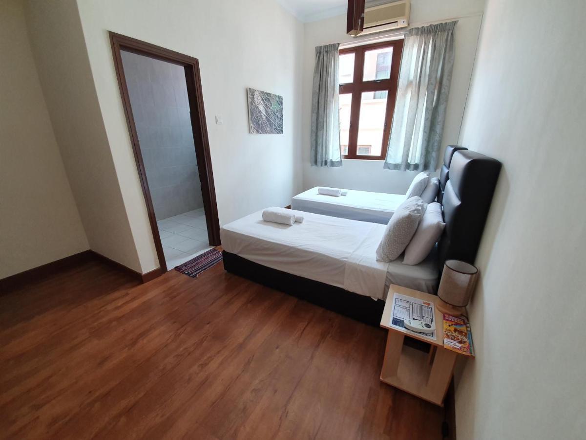 Eden Cosy Living Apartment บาตูเฟอริงกี ภายนอก รูปภาพ