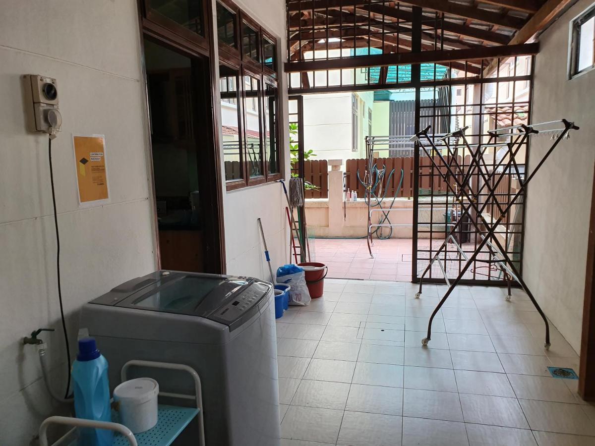 Eden Cosy Living Apartment บาตูเฟอริงกี ภายนอก รูปภาพ
