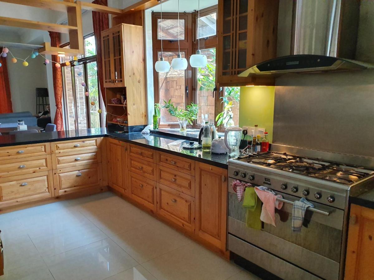 Eden Cosy Living Apartment บาตูเฟอริงกี ภายนอก รูปภาพ