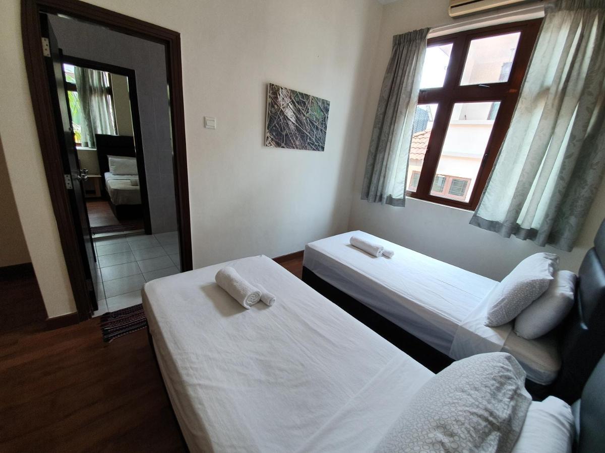 Eden Cosy Living Apartment บาตูเฟอริงกี ภายนอก รูปภาพ