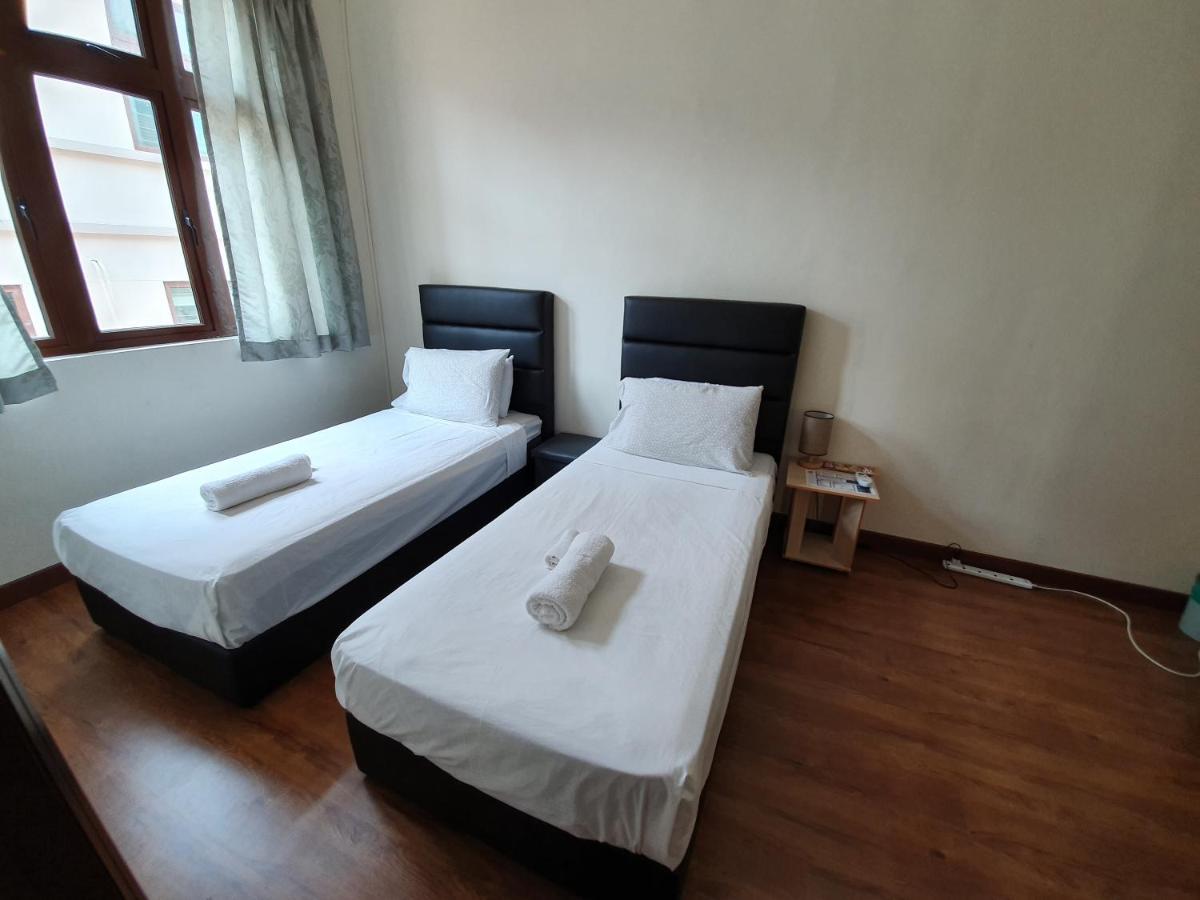 Eden Cosy Living Apartment บาตูเฟอริงกี ภายนอก รูปภาพ